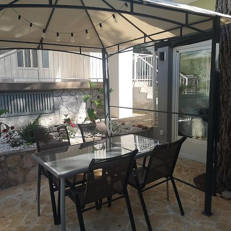 Mala Kuca Ispod Borova Villa Primošten Exteriör bild