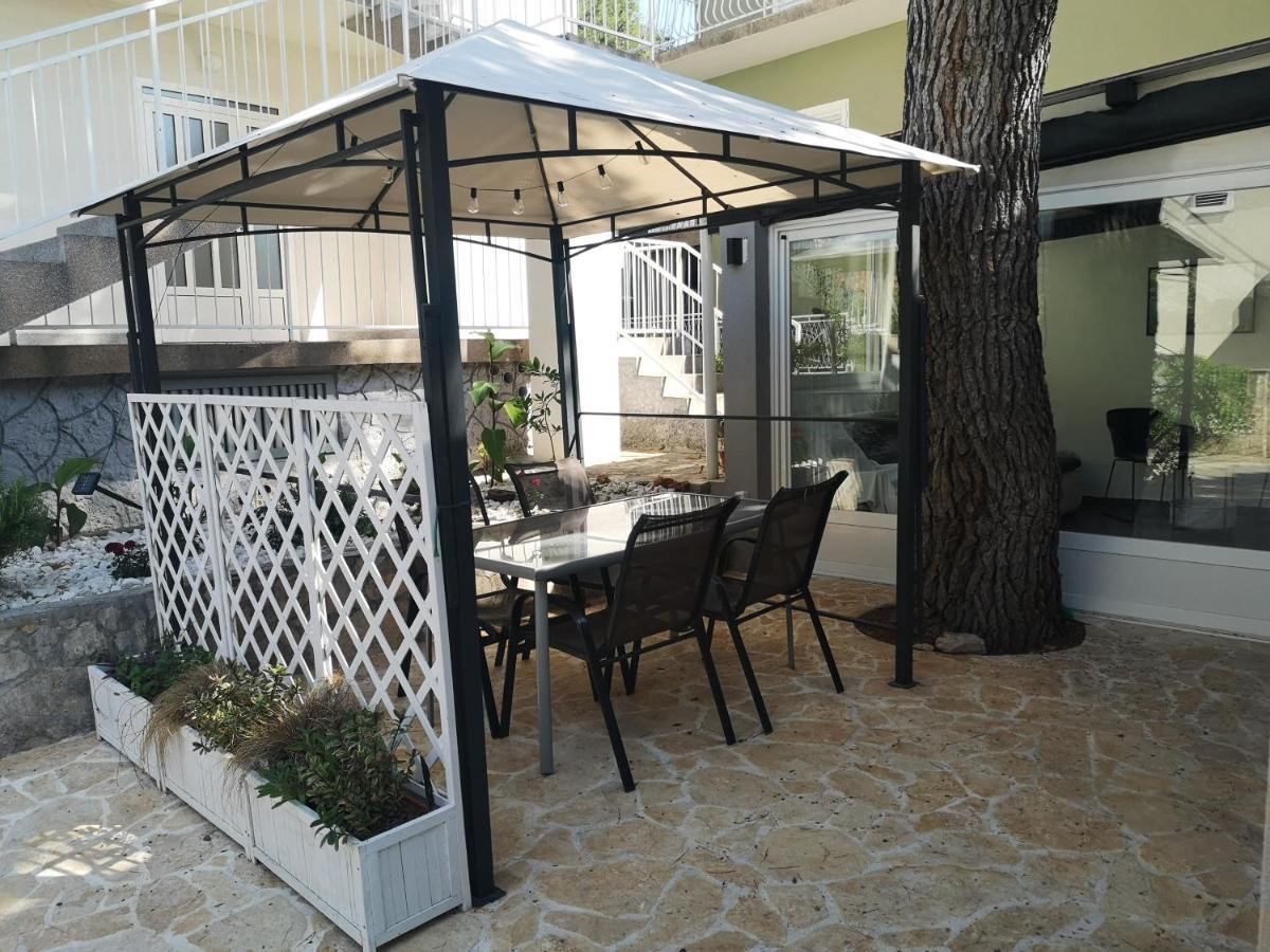 Mala Kuca Ispod Borova Villa Primošten Exteriör bild