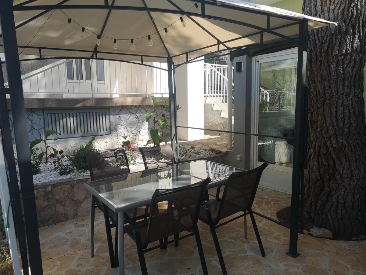 Mala Kuca Ispod Borova Villa Primošten Exteriör bild