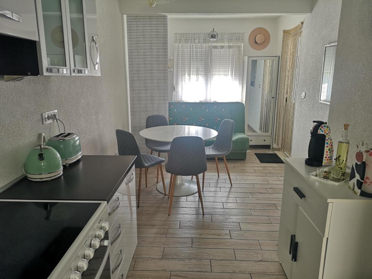 Mala Kuca Ispod Borova Villa Primošten Exteriör bild