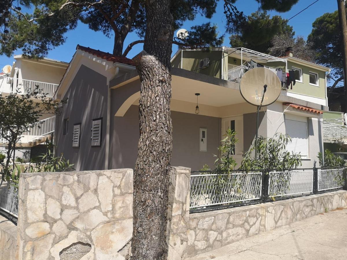 Mala Kuca Ispod Borova Villa Primošten Exteriör bild