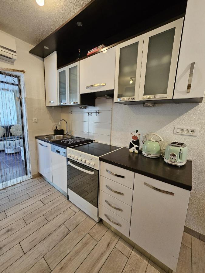 Mala Kuca Ispod Borova Villa Primošten Exteriör bild