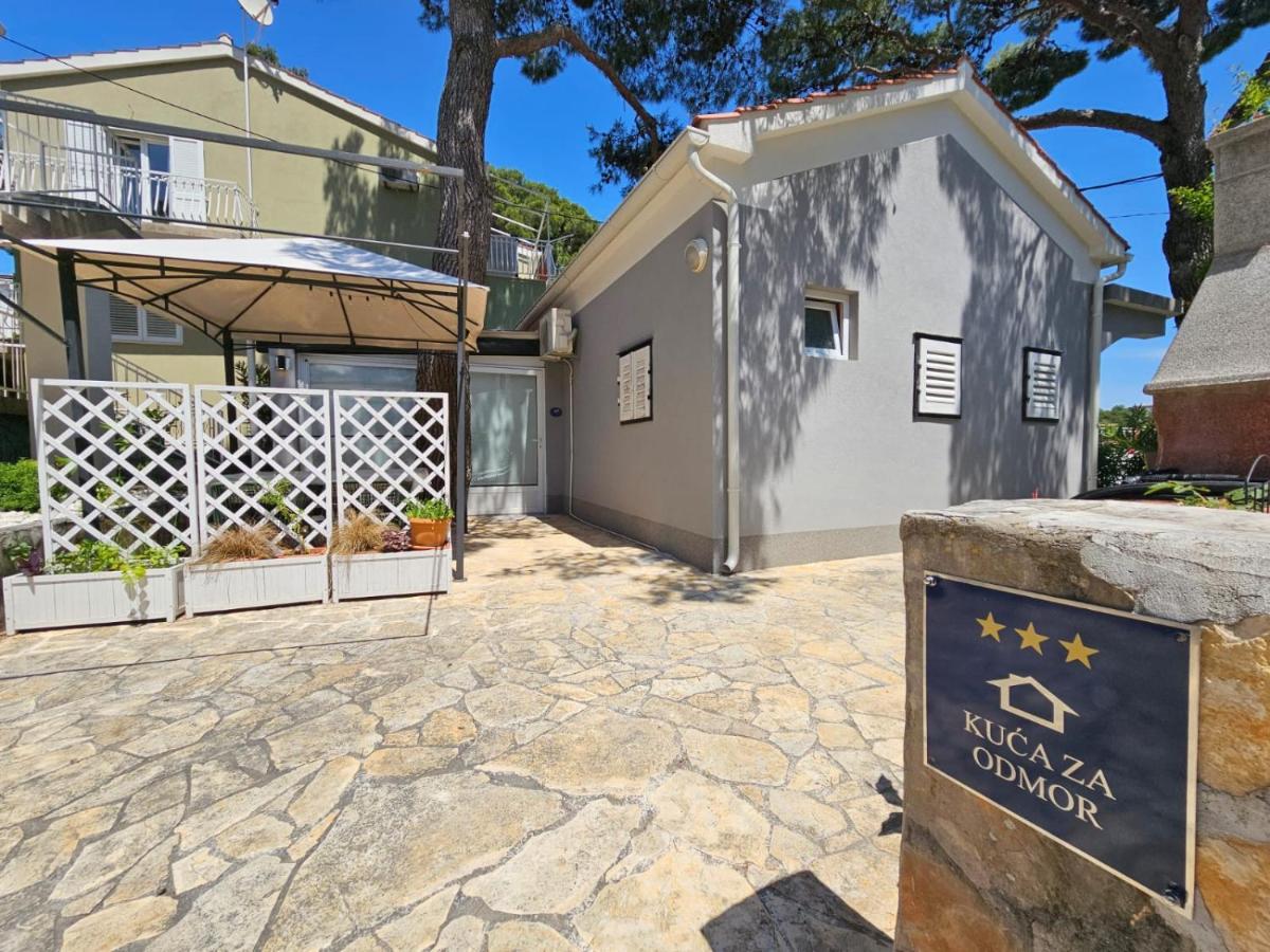 Mala Kuca Ispod Borova Villa Primošten Exteriör bild